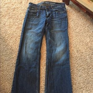 Like new American Eagle boot cut dark jeans 32 men